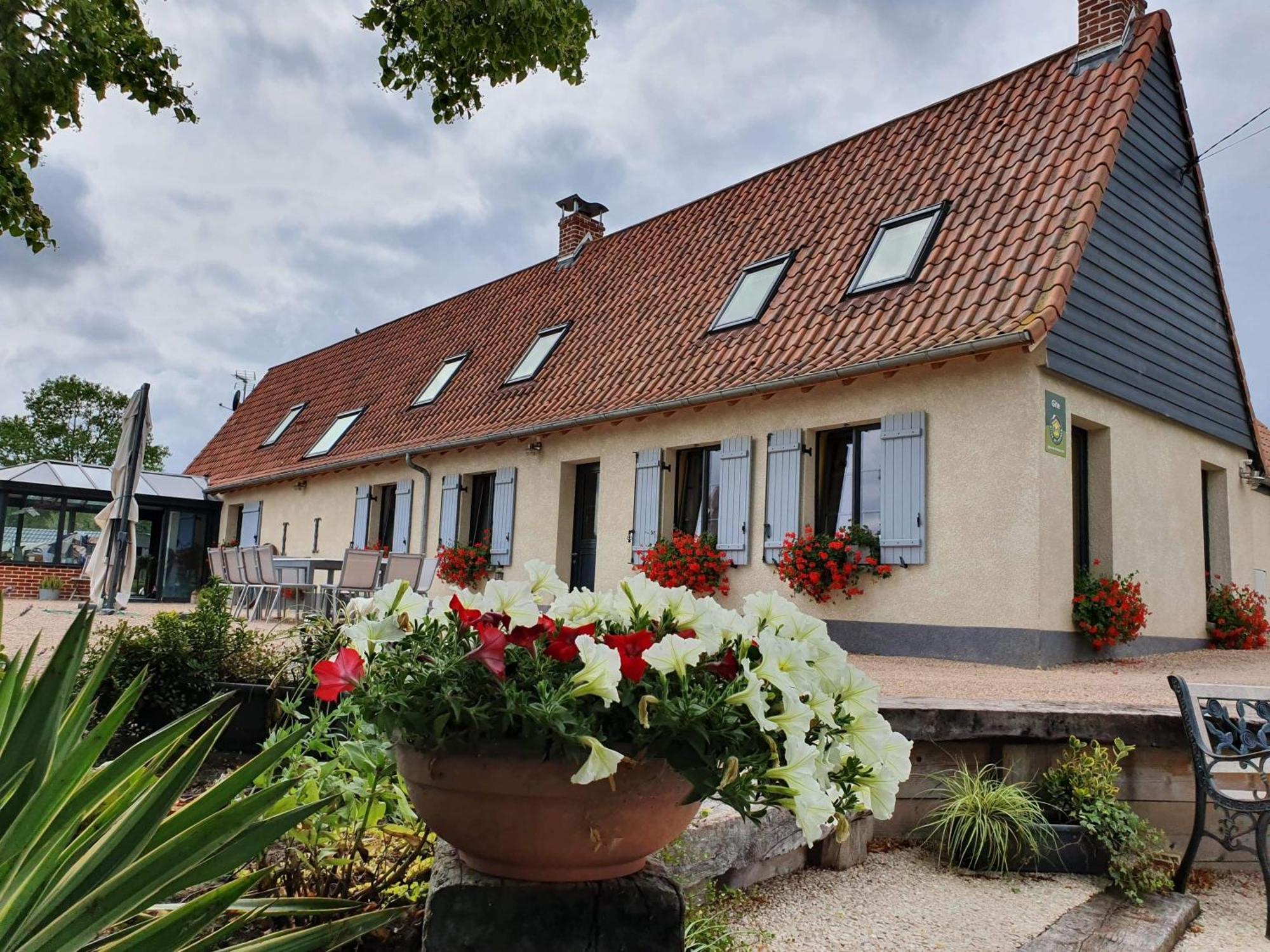 Au Chemin Du Paradis Gite De 10 Personnes 4 Etoiles Saint-Martin-Lez-Tatinghem Exterior foto